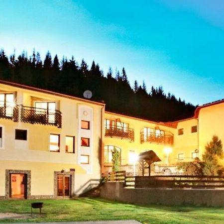 Penzion Salamander Mlynky Exteriör bild