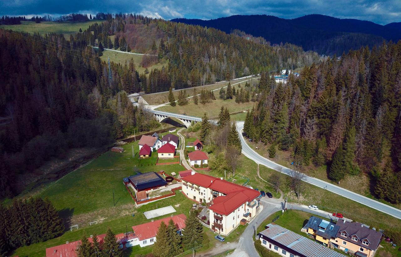 Penzion Salamander Mlynky Exteriör bild